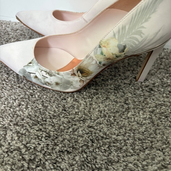 Ted Baker heels - Picture 2 of 9